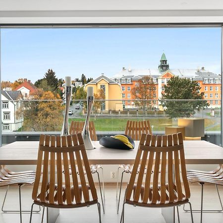 Luxury Apartment Downtown Tromso With 2 Bedrooms And 2 Bathrooms And Parking المظهر الخارجي الصورة