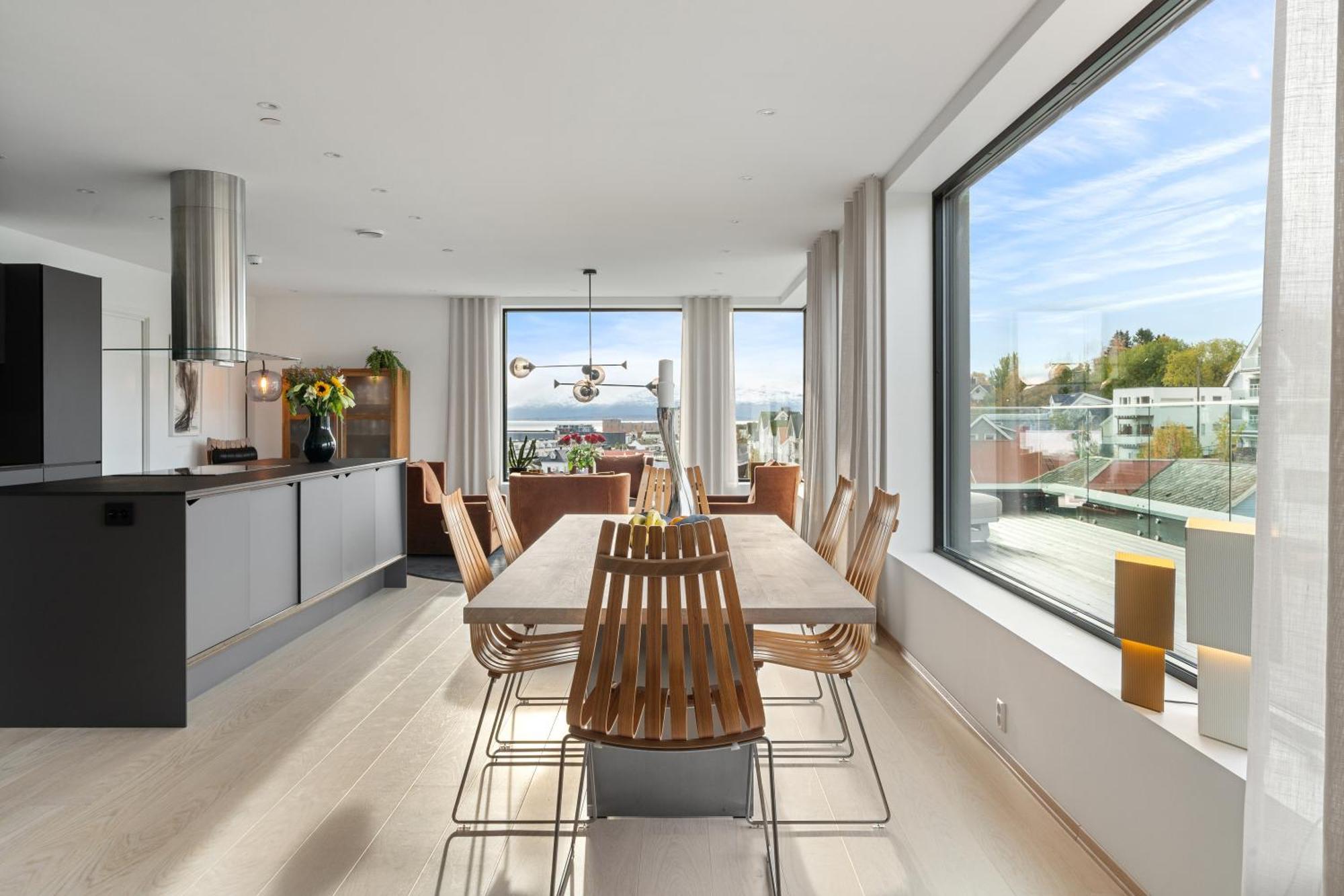 Luxury Apartment Downtown Tromso With 2 Bedrooms And 2 Bathrooms And Parking المظهر الخارجي الصورة
